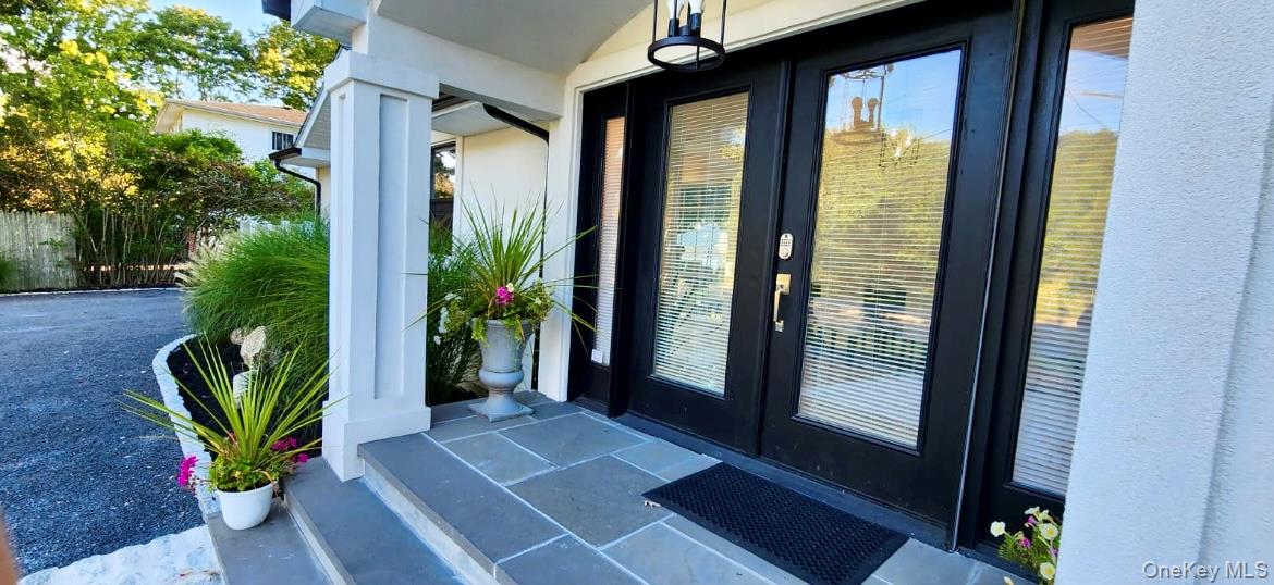 #4 photo, 566 Locust Avenue, Oakdale , NY 11769