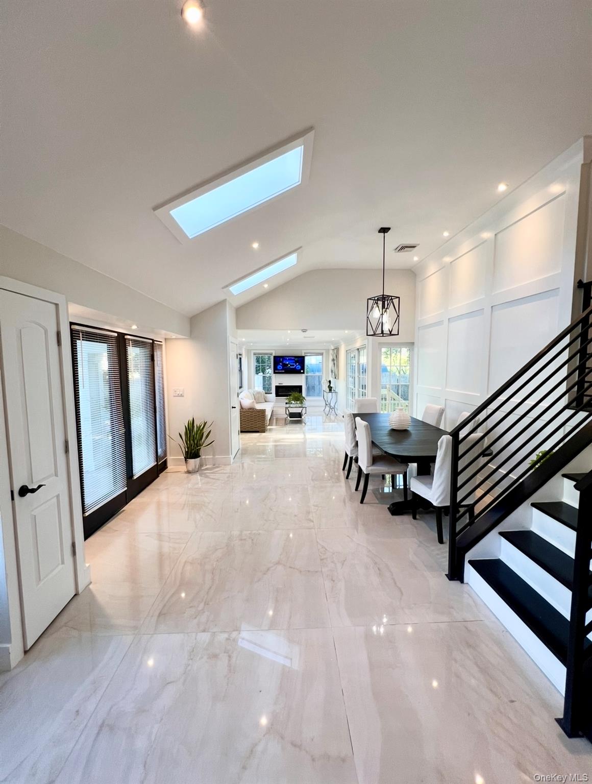 #6 photo, 566 Locust Avenue, Oakdale , NY 11769