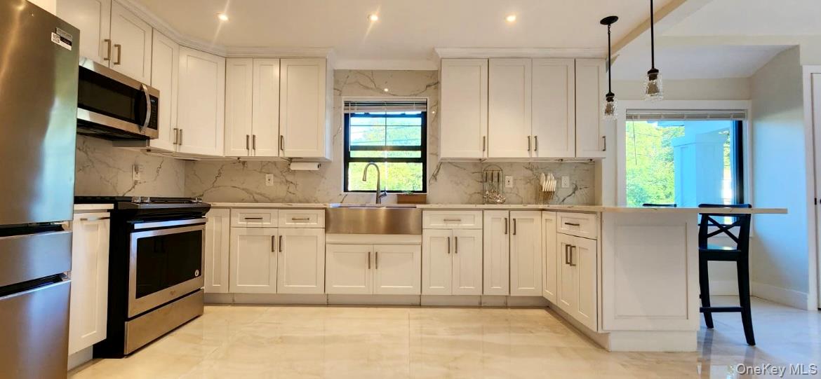 #9 photo, 566 Locust Avenue, Oakdale , NY 11769