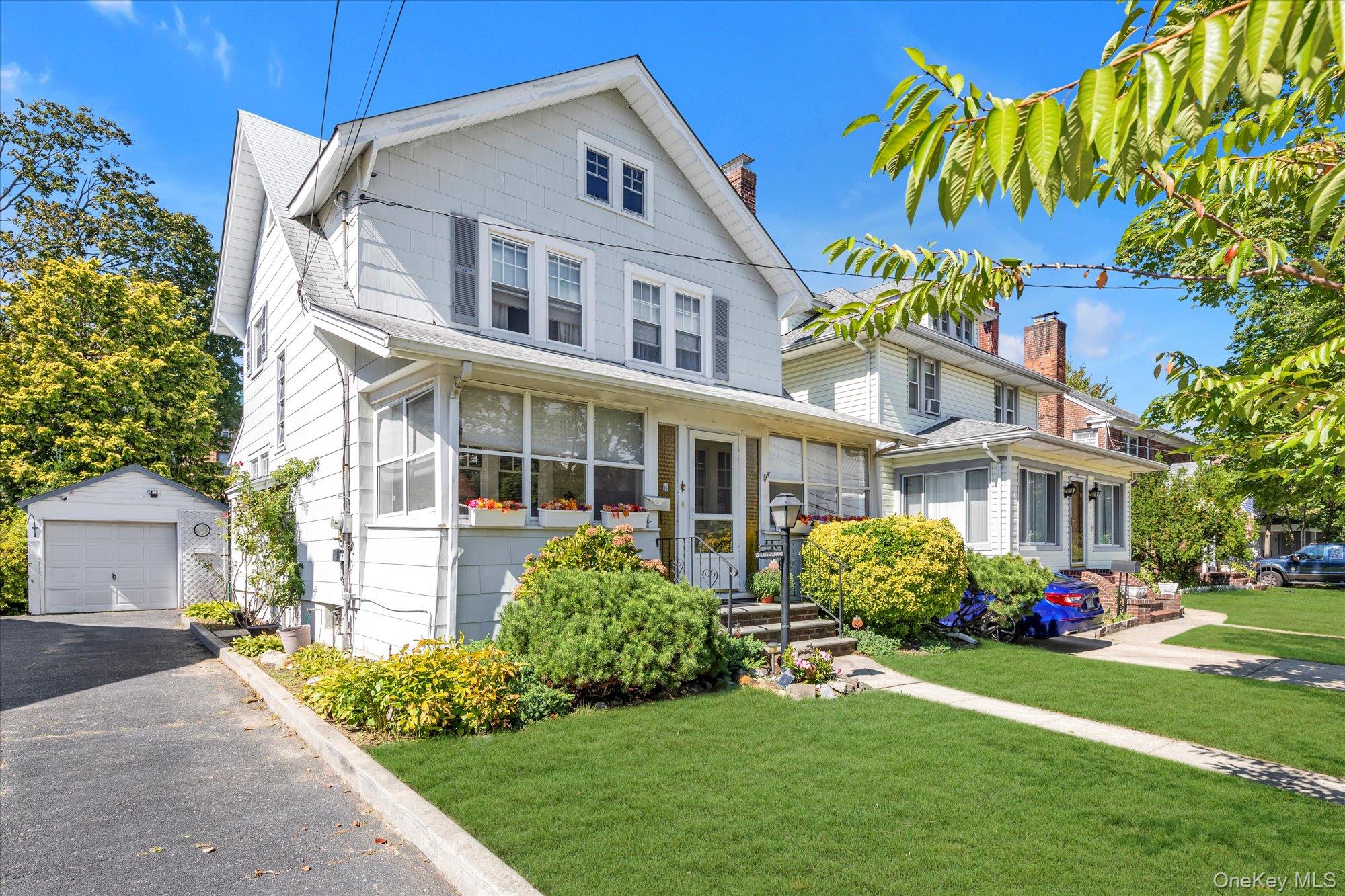 #2 photo, 21 Carter Court, Lynbrook , NY 11563