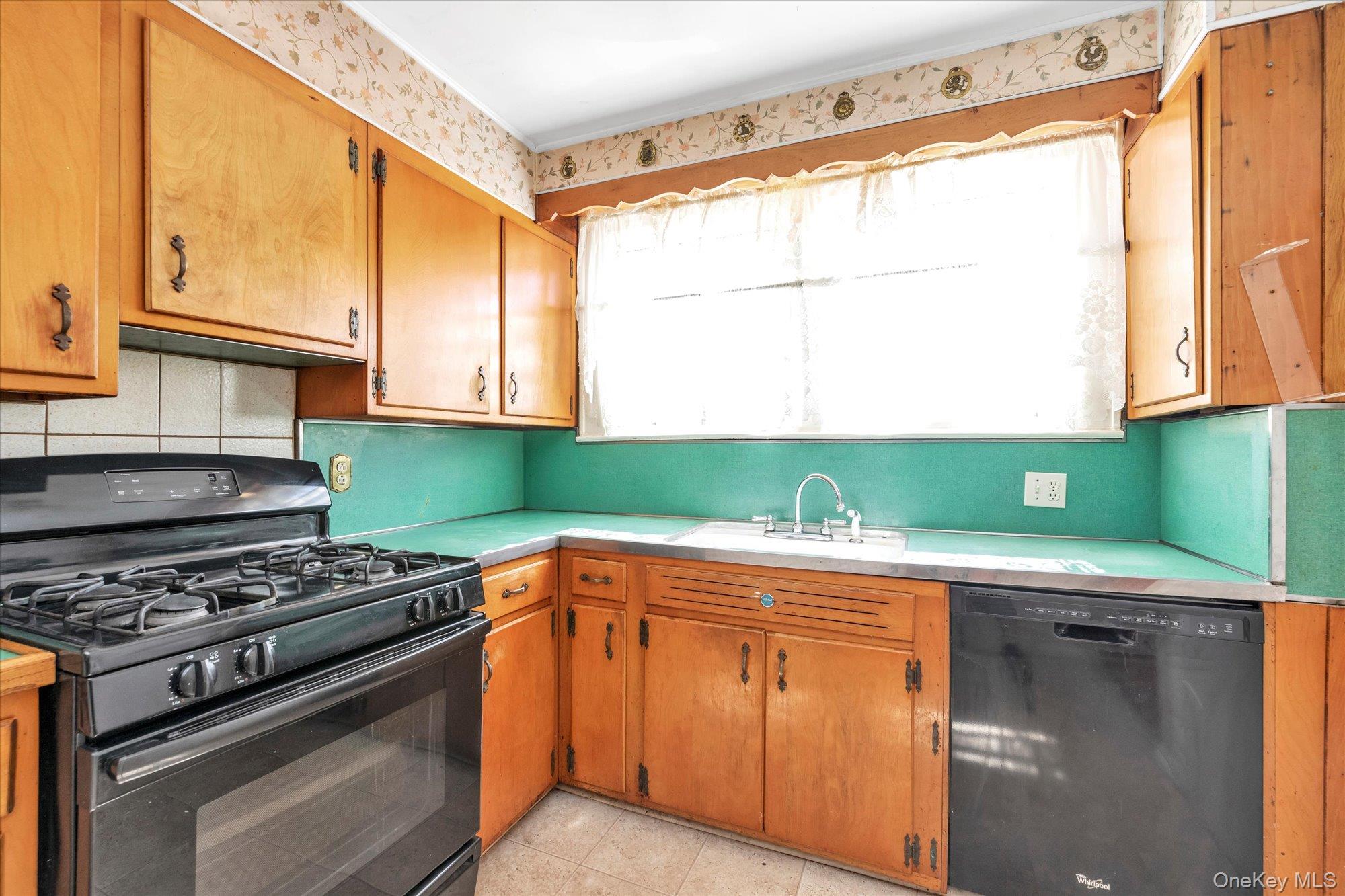 #9 photo, 21 Carter Court, Lynbrook , NY 11563