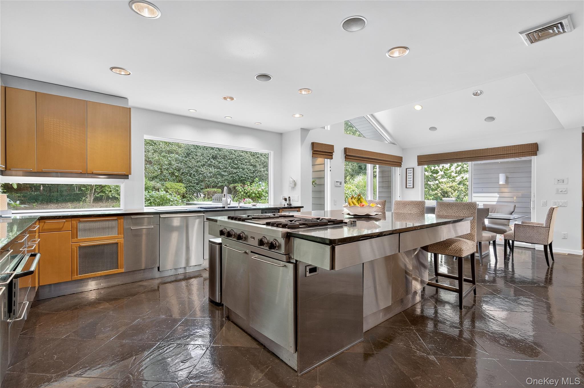 #20 photo, 48 Morgan Drive, Old Westbury , NY 11568