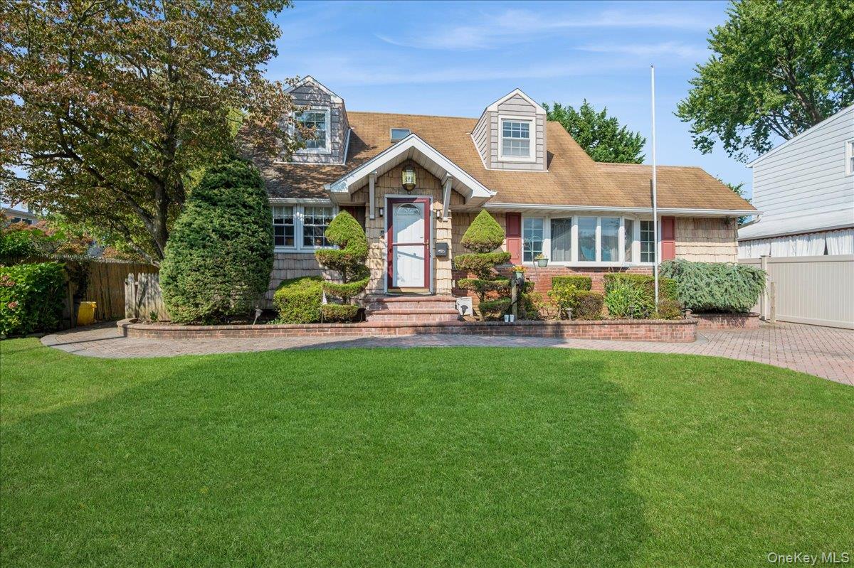 #1 photo, 10 Nancy Lane, Hicksville , NY 11801