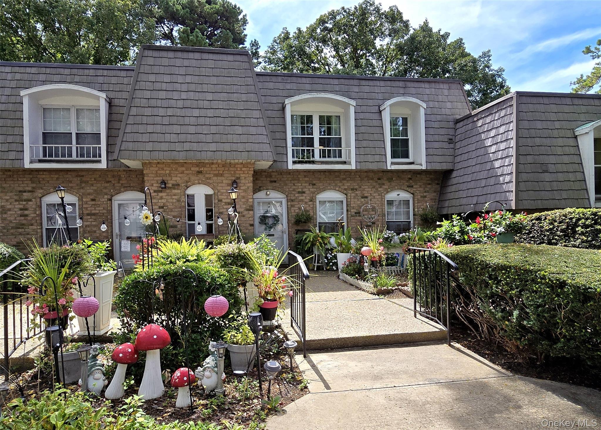 #1 photo, 655 Middle Country Road, 东长岛 科勒姆 Coram , NY 11727