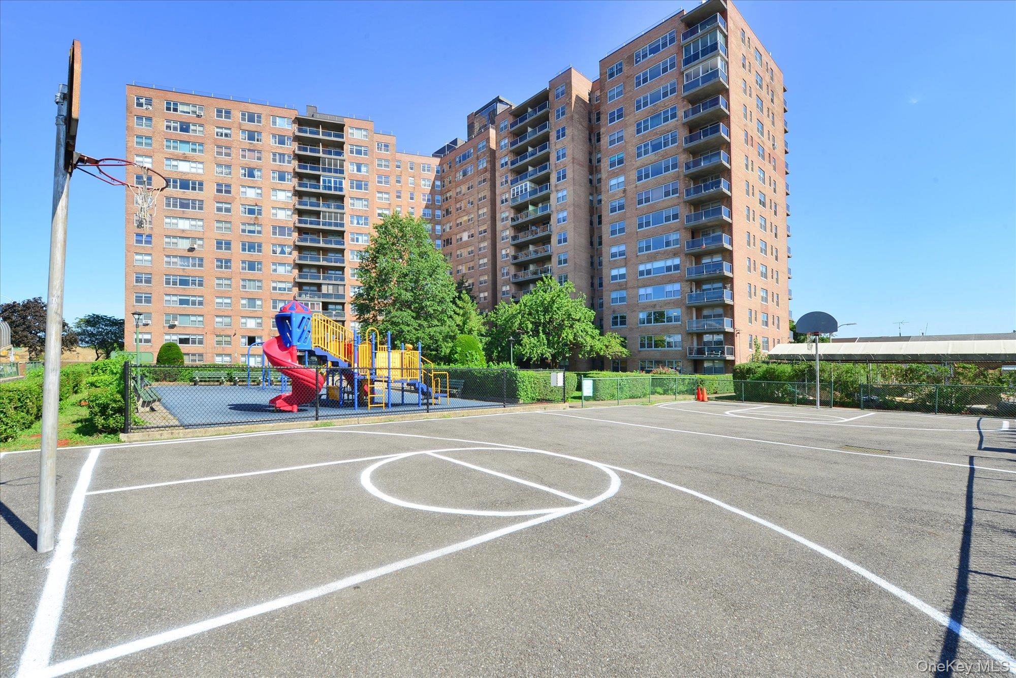 #16 photo, 61-20 Grand Central Parkway, クイーンズ区 Forest Hills , NY 11375