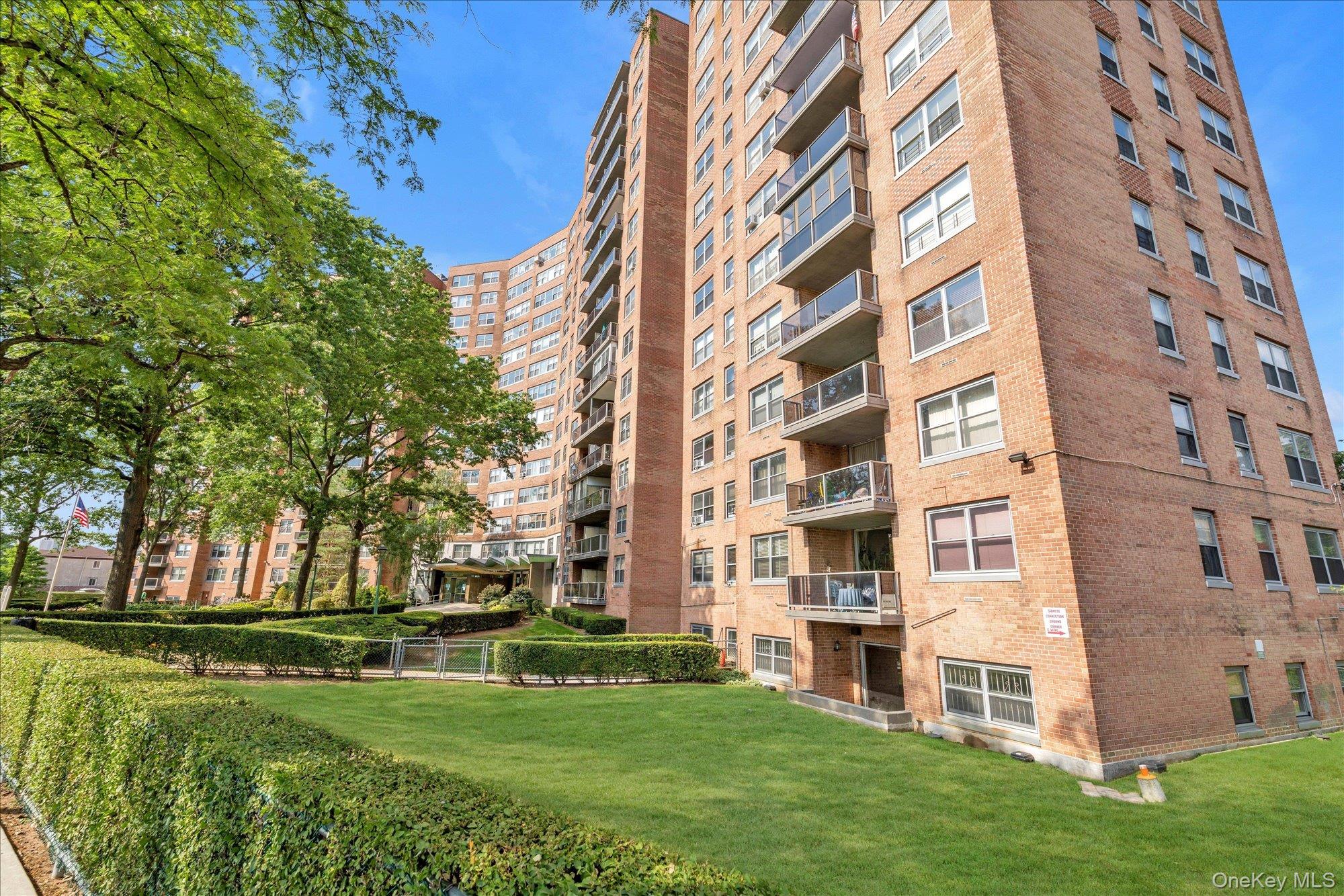 #19 photo, 61-20 Grand Central Parkway, クイーンズ区 Forest Hills , NY 11375