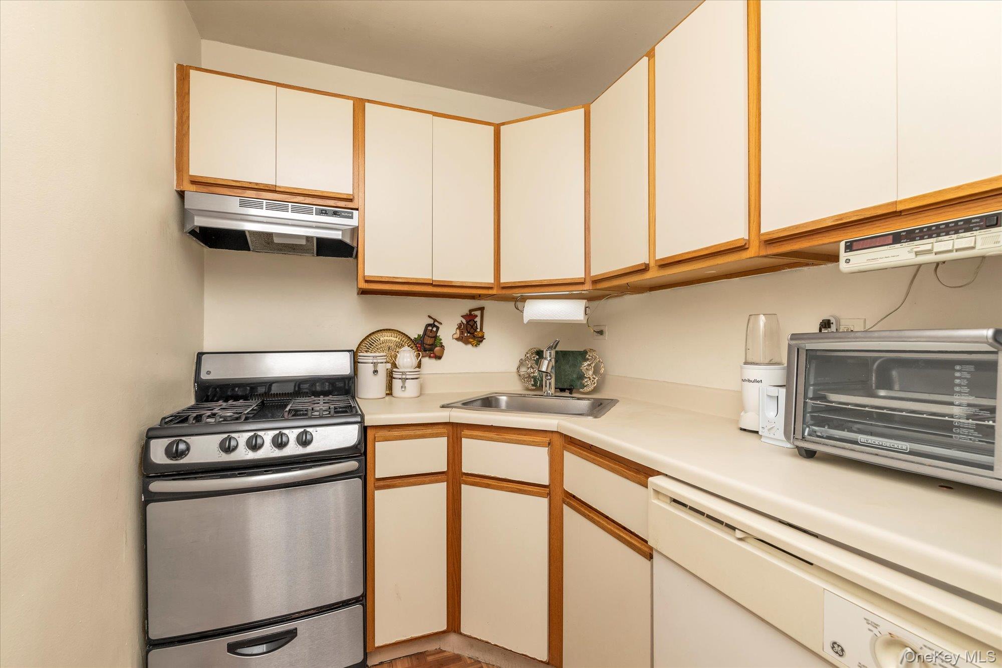 #9 photo, 61-20 Grand Central Parkway, クイーンズ区 Forest Hills , NY 11375