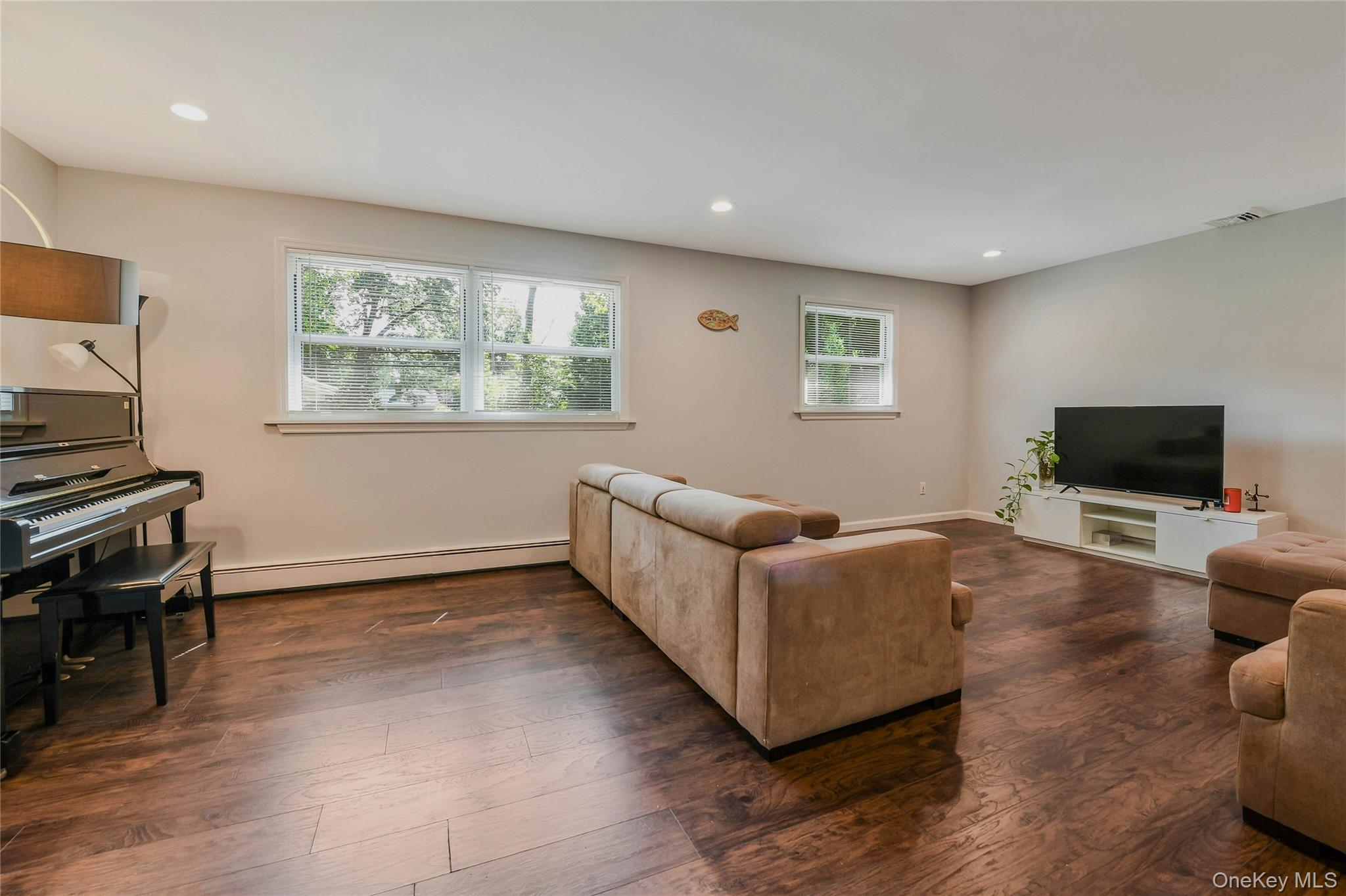 #11 photo, 27 Upper Sheep Pasture Road, East Setauket , NY 11733