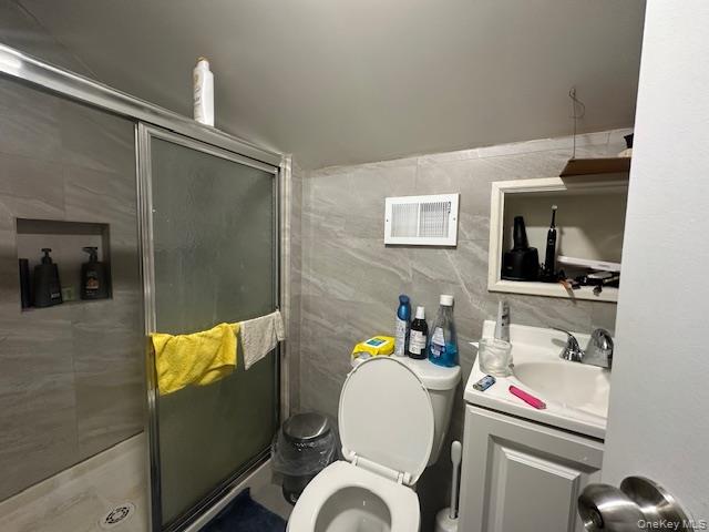 #3 photo, 35-20 Utopia Parkway, Flushing , NY 11358