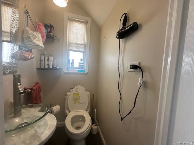 #6 photo, 35-20 Utopia Parkway, Flushing , NY 11358