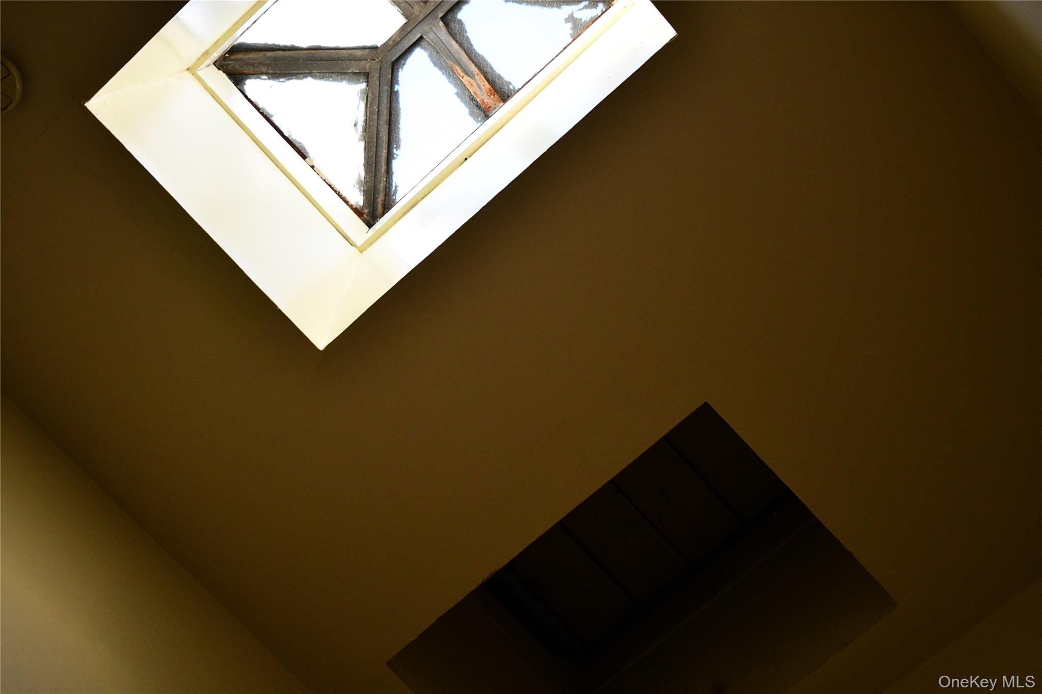 #16 photo, 158-04 84 Road, Jamaica Hills , NY 11432