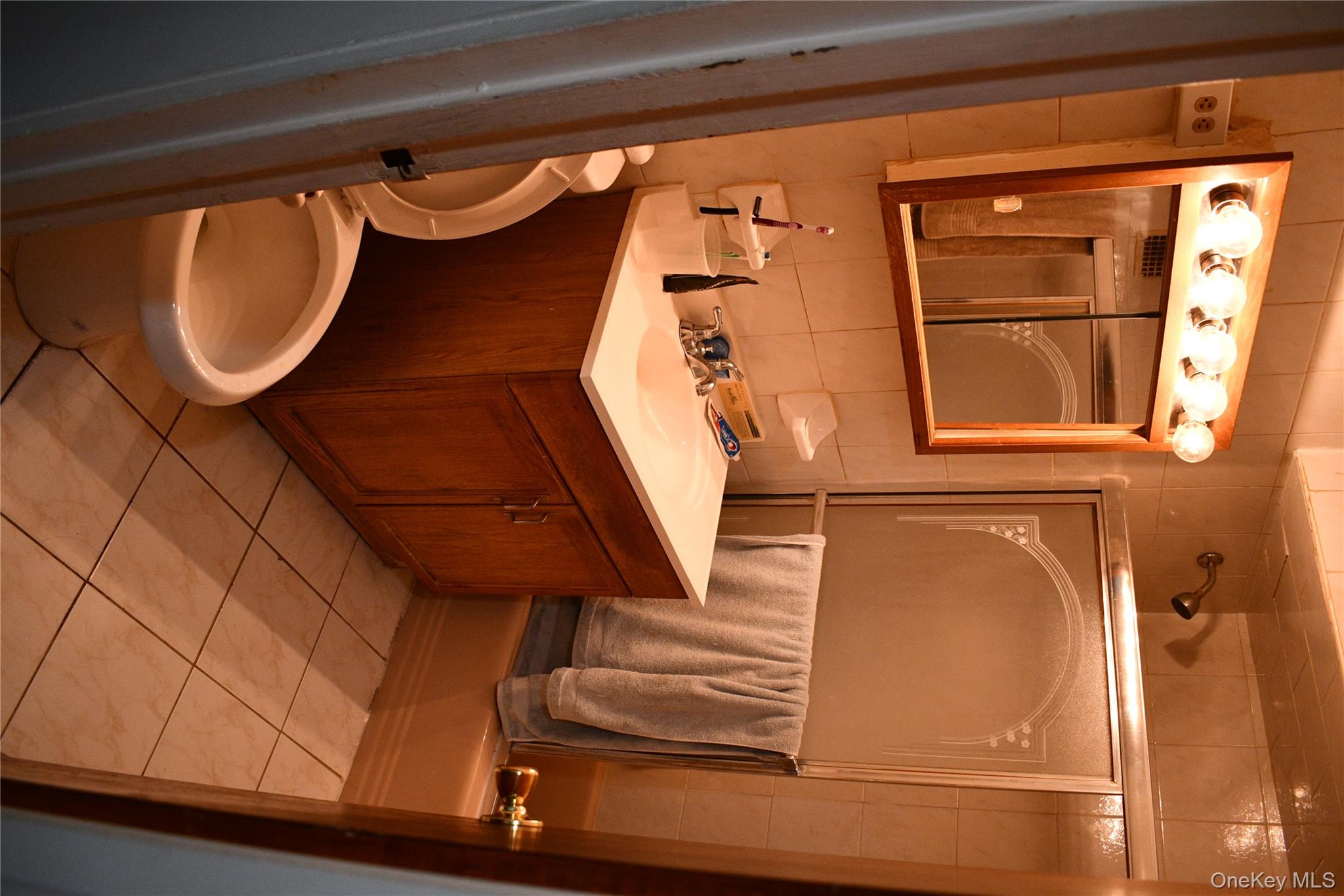 #6 photo, 158-04 84 Road, Jamaica Hills , NY 11432