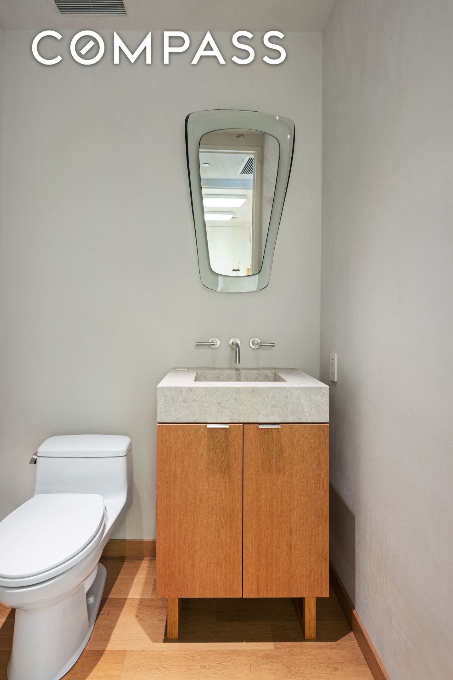 #16 photo, 350 W Broadway, マンハッタン SoHo , NY 10013