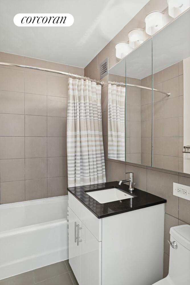 #5 photo, 531 MAIN Street, マンハッタン Roosevelt Island , NY 10044