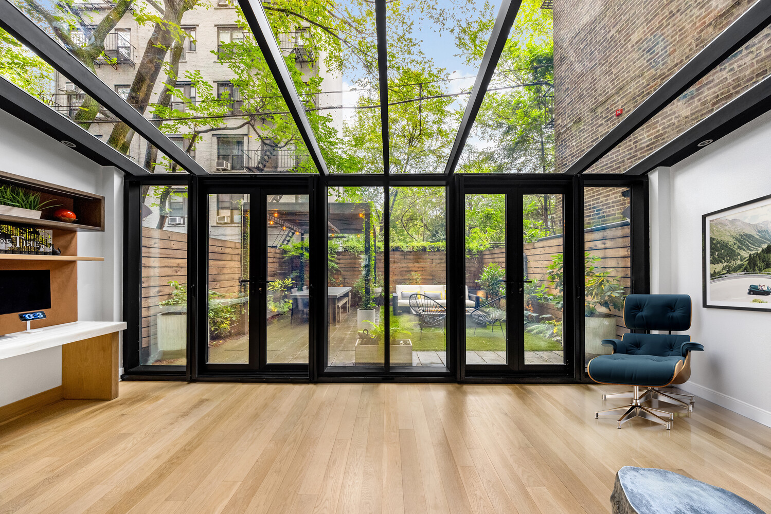 #1 photo, 253 E 7TH Street, East Village , NY 10009