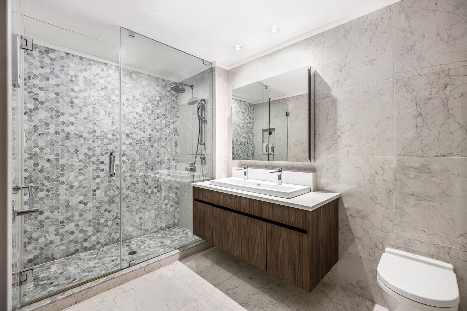 #10 photo, 253 E 7TH Street, East Village , NY 10009