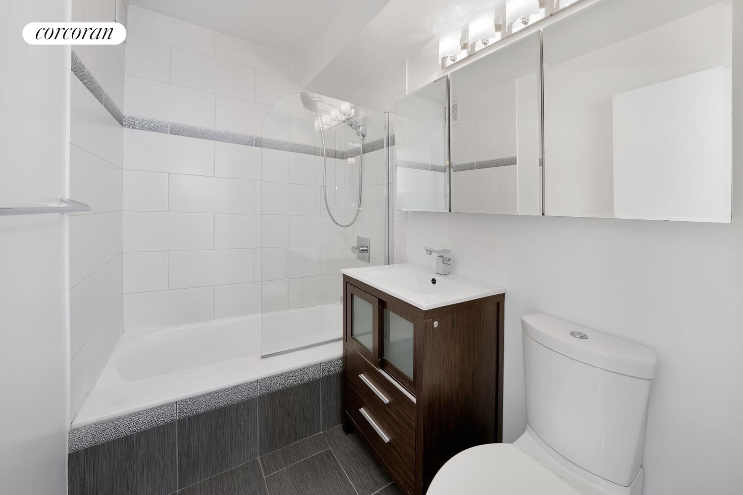 #6 photo, 233 E 69TH Street, Lenox Hill , NY 10021