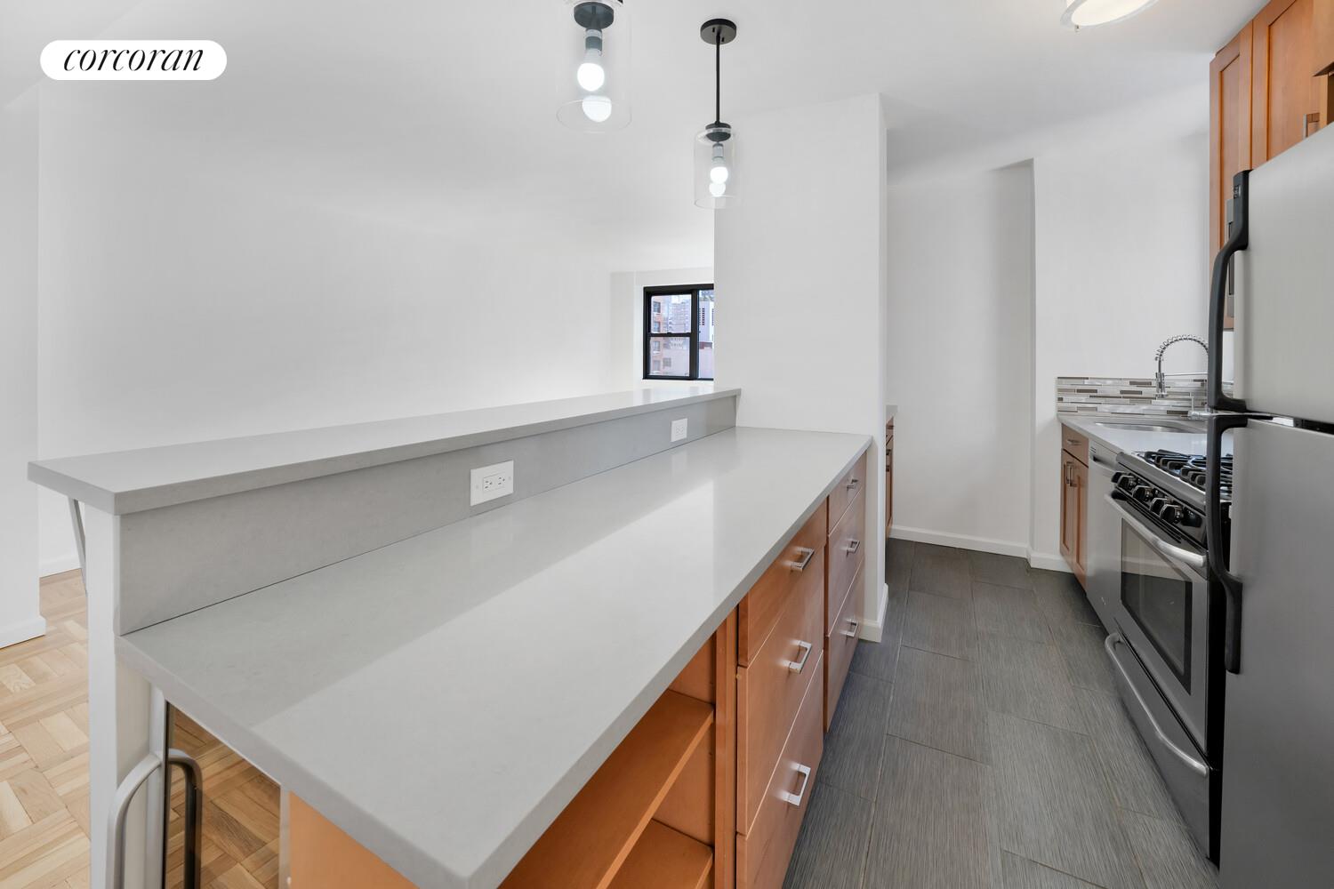 #8 photo, 233 E 69TH Street, Lenox Hill , NY 10021