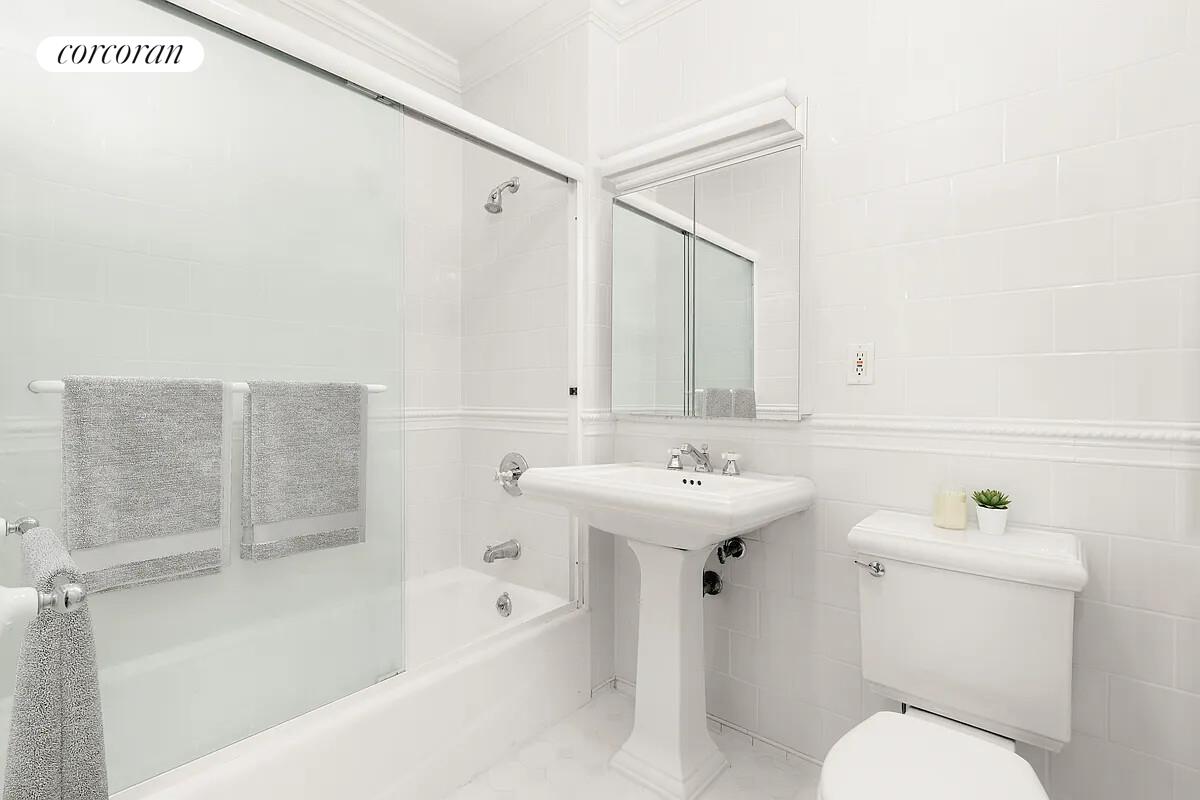 #8 photo, 350 E 82ND Street, マンハッタン Yorkville , NY 10028