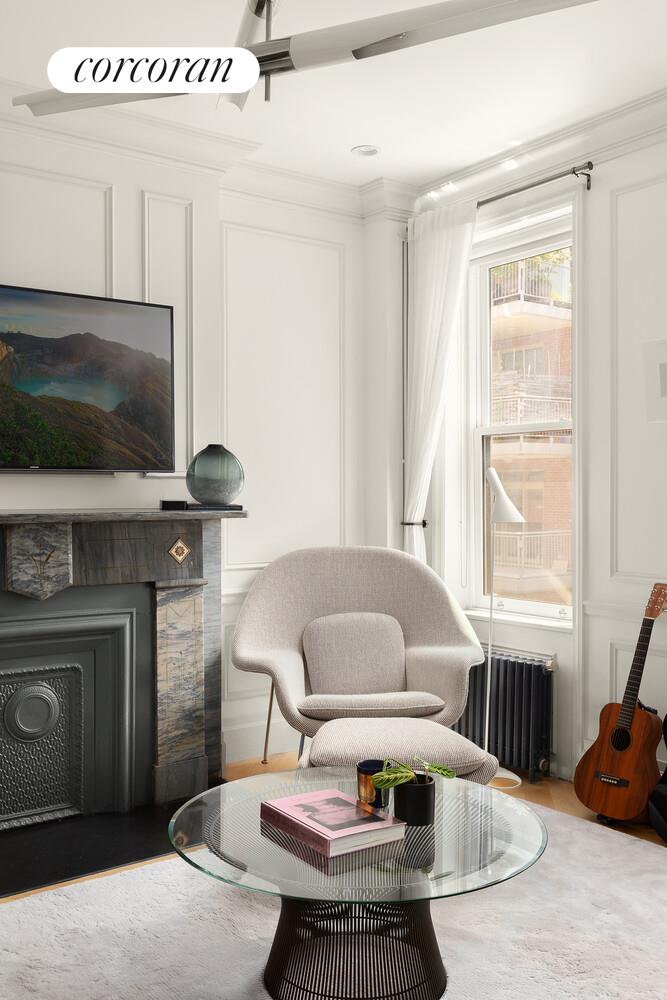 #3 photo, 140 W 10TH Street, West Village , NY 10014