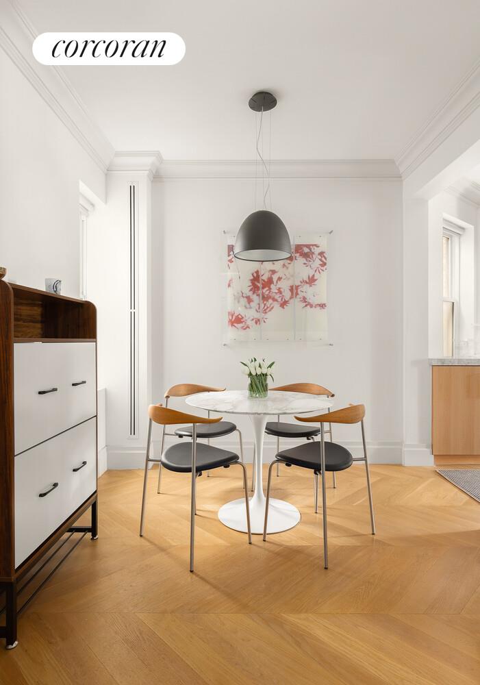 #4 photo, 140 W 10TH Street, West Village , NY 10014