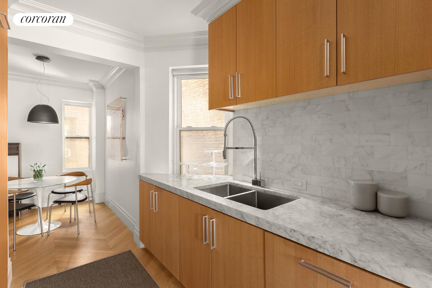 #7 photo, 140 W 10TH Street, West Village , NY 10014