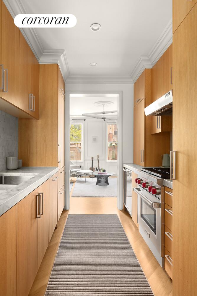 #8 photo, 140 W 10TH Street, West Village , NY 10014