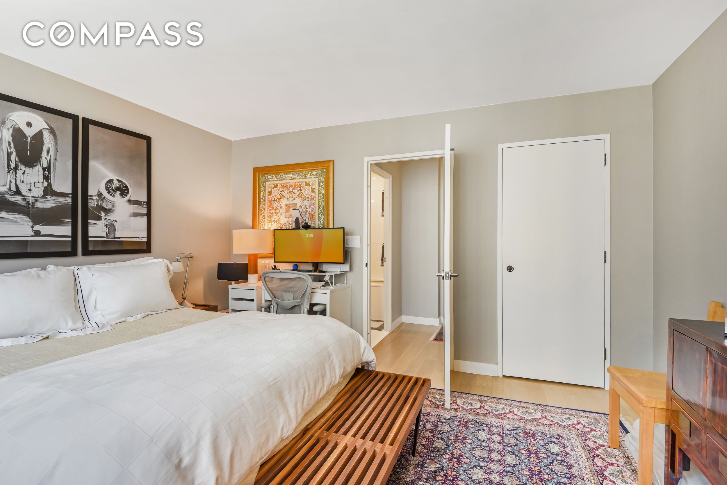 #11 photo, 301 W 53rd Street, マンハッタン Hell's Kitchen , NY 10019