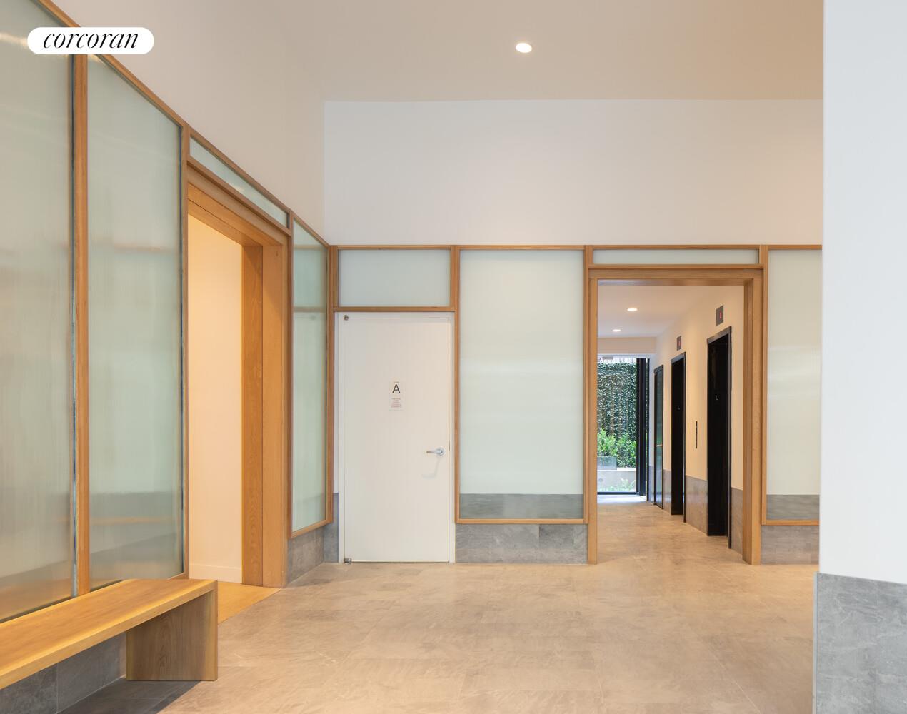 #11 photo, 234 E 46TH Street, マンハッタン Turtle Bay , NY 10017