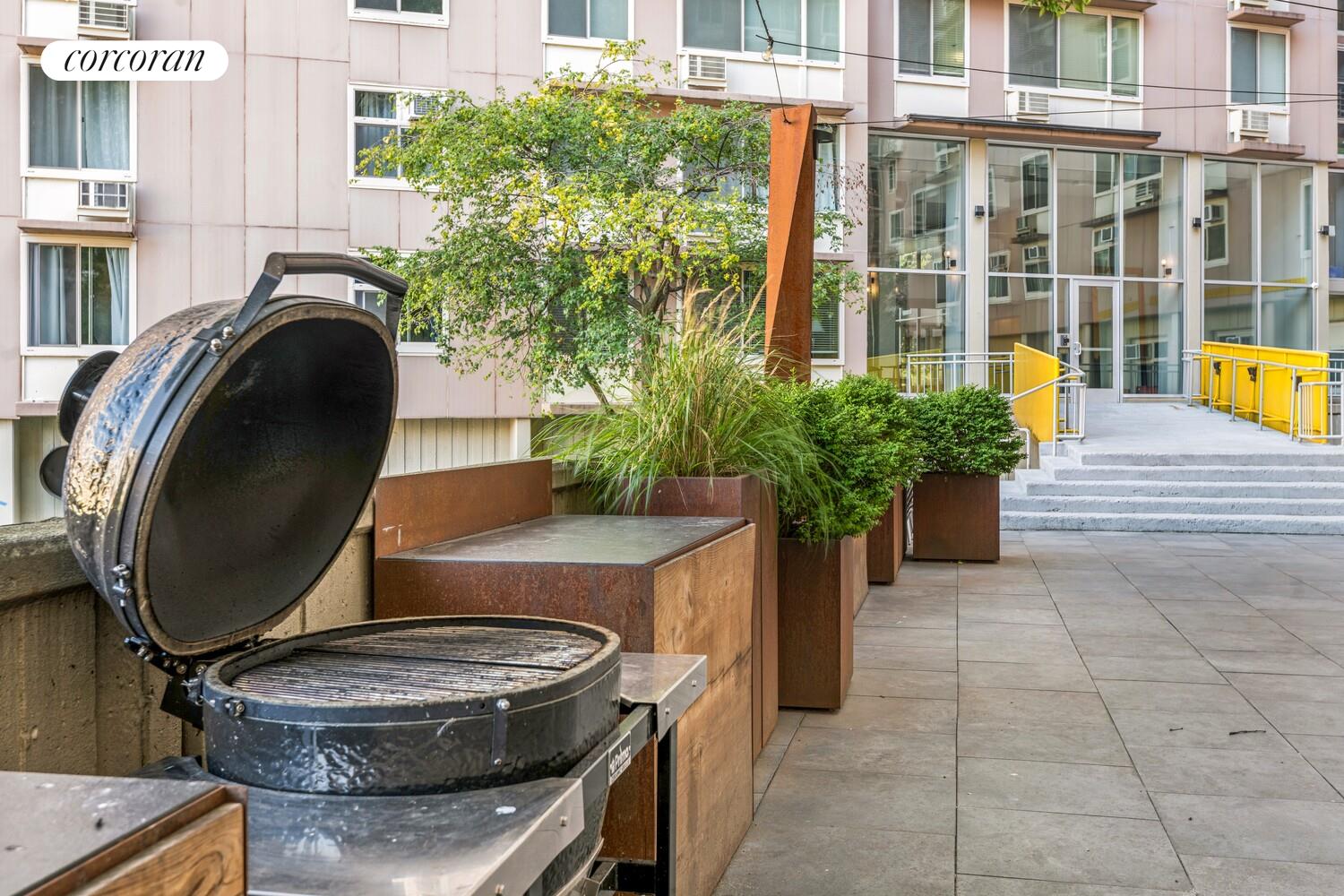 #10 photo, 555 MAIN Street, マンハッタン Roosevelt Island , NY 10044