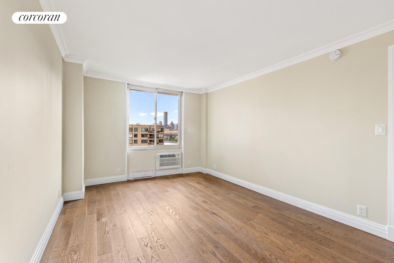 #6 photo, 555 MAIN Street, マンハッタン Roosevelt Island , NY 10044