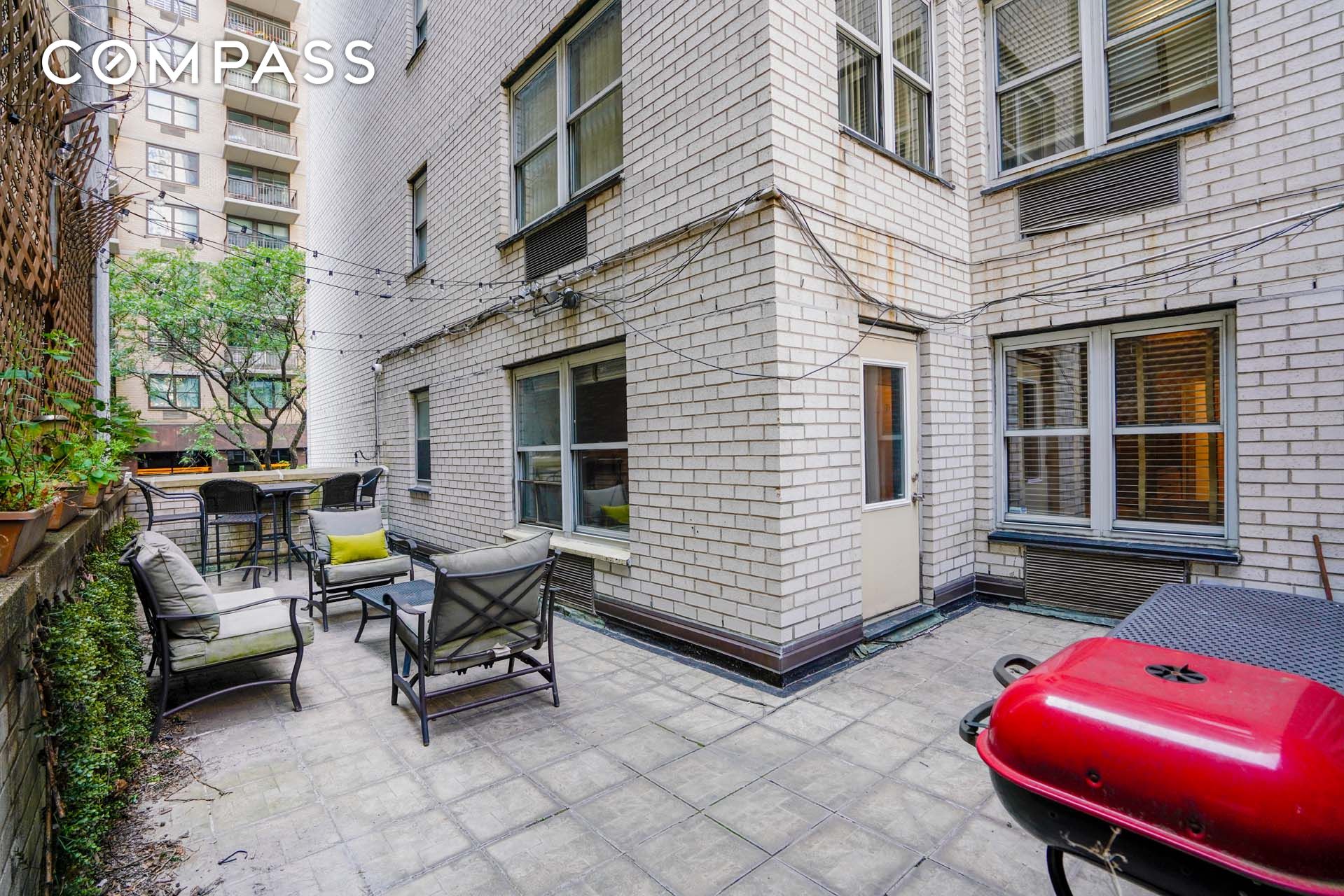 #5 photo, 301 E 75th Street, Lenox Hill , NY 10021