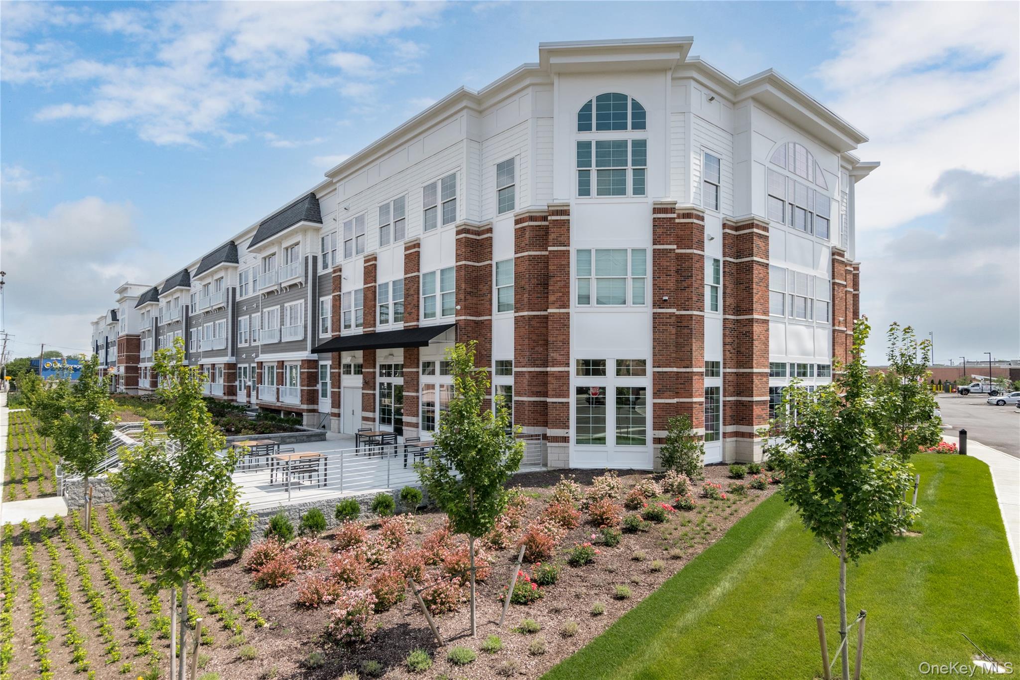 #2 photo, 75 E Hoffman Avenue, Lindenhurst , NY 11757