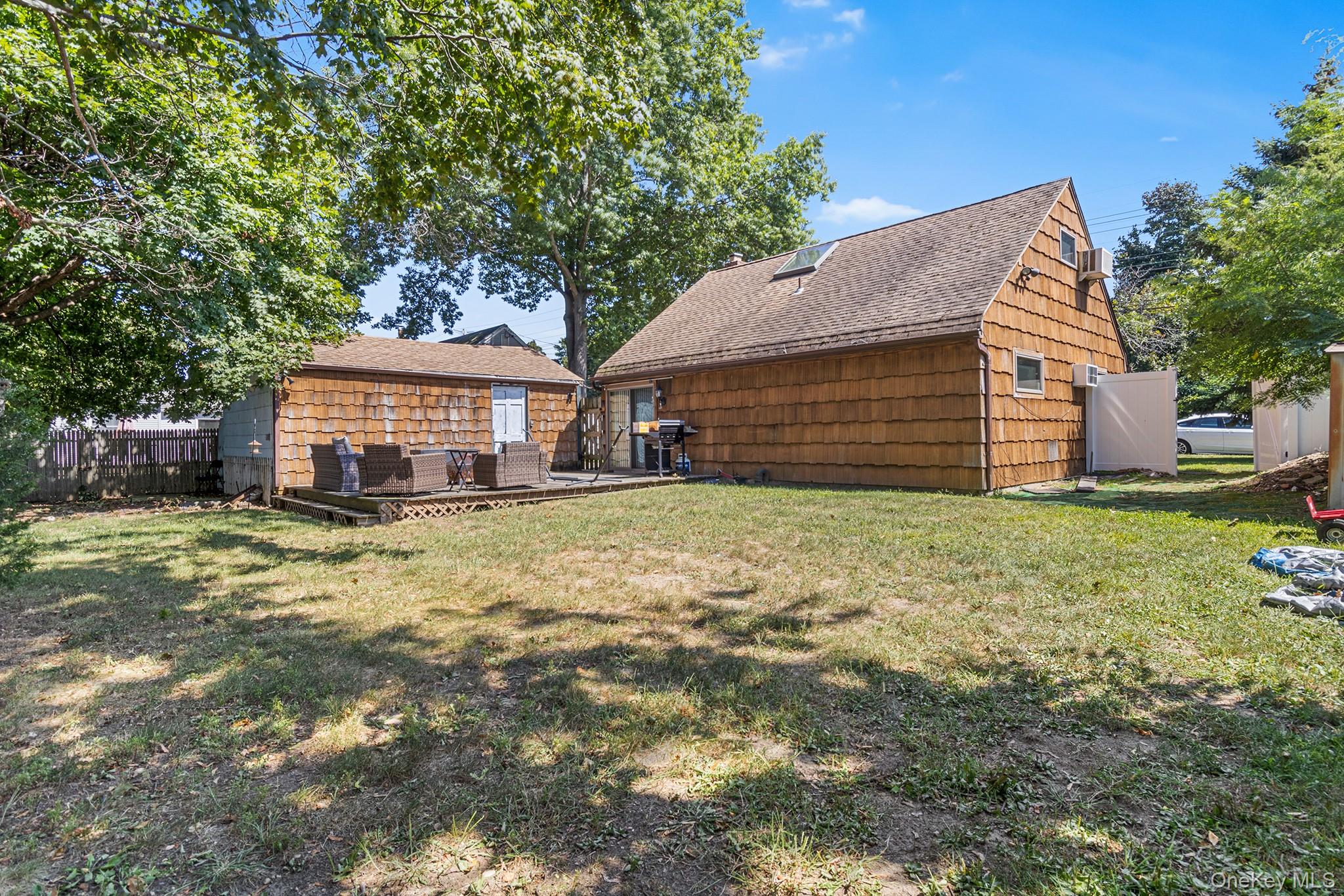 #20 photo, 146 E Carmans Road, East Farmingdale , NY 11735