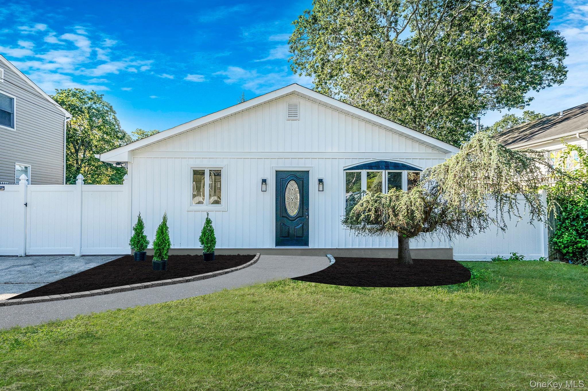 #1 photo, 70 Spar Drive, सफ़ोक काउंटी Mastic Beach , NY 11951