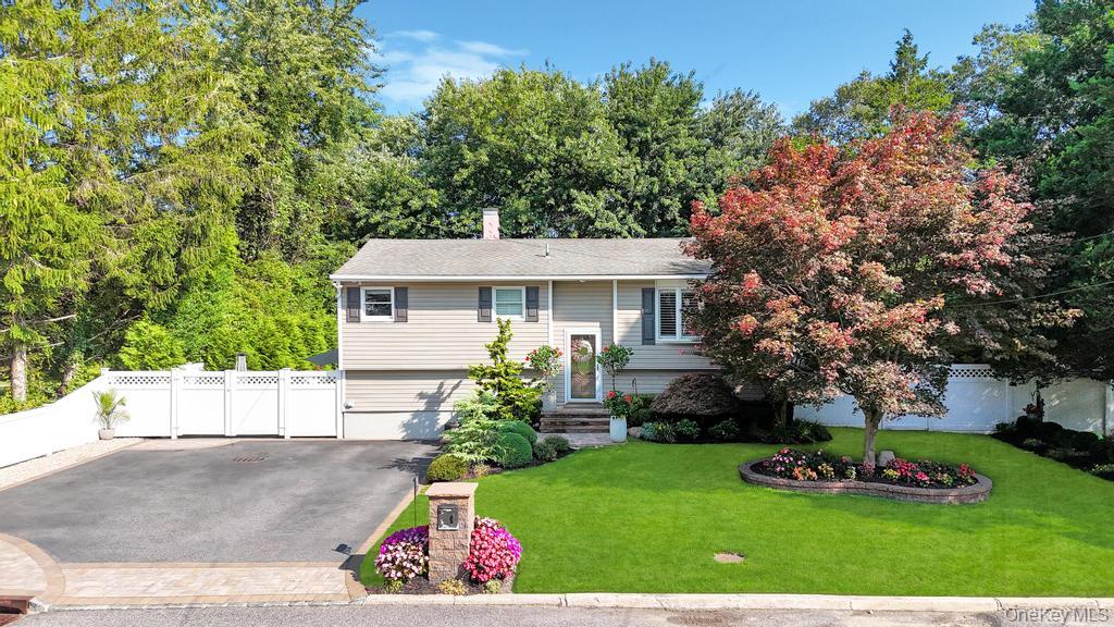 #1 photo, 39 Crestwood Lane, Farmingville , NY 11738