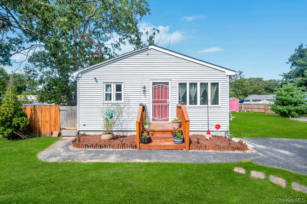 #1 photo, 309 Dogwood Road, Mastic Beach , NY 11951