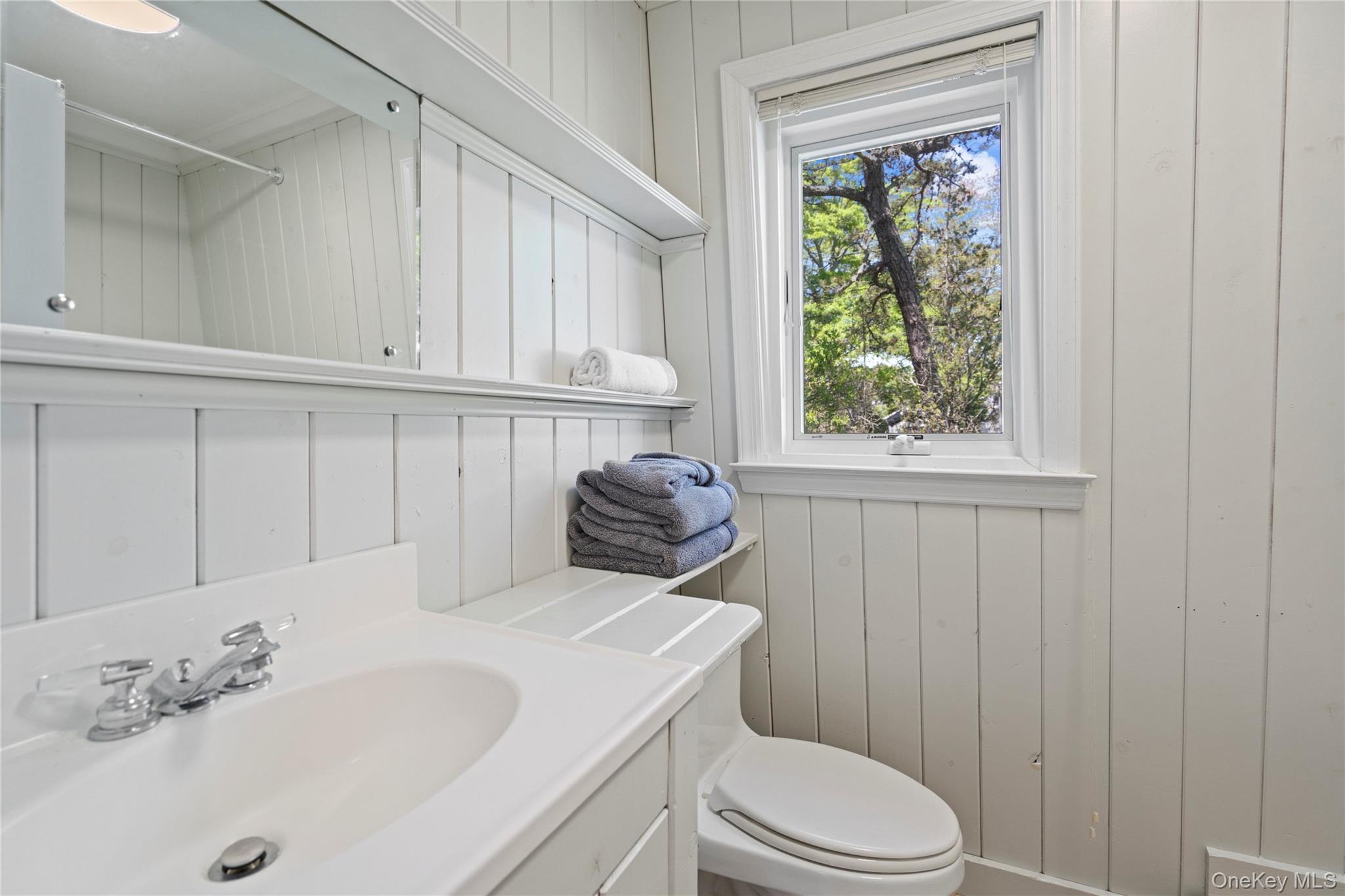 #17 photo, 55 W End Avenue, East Quogue , NY 11942