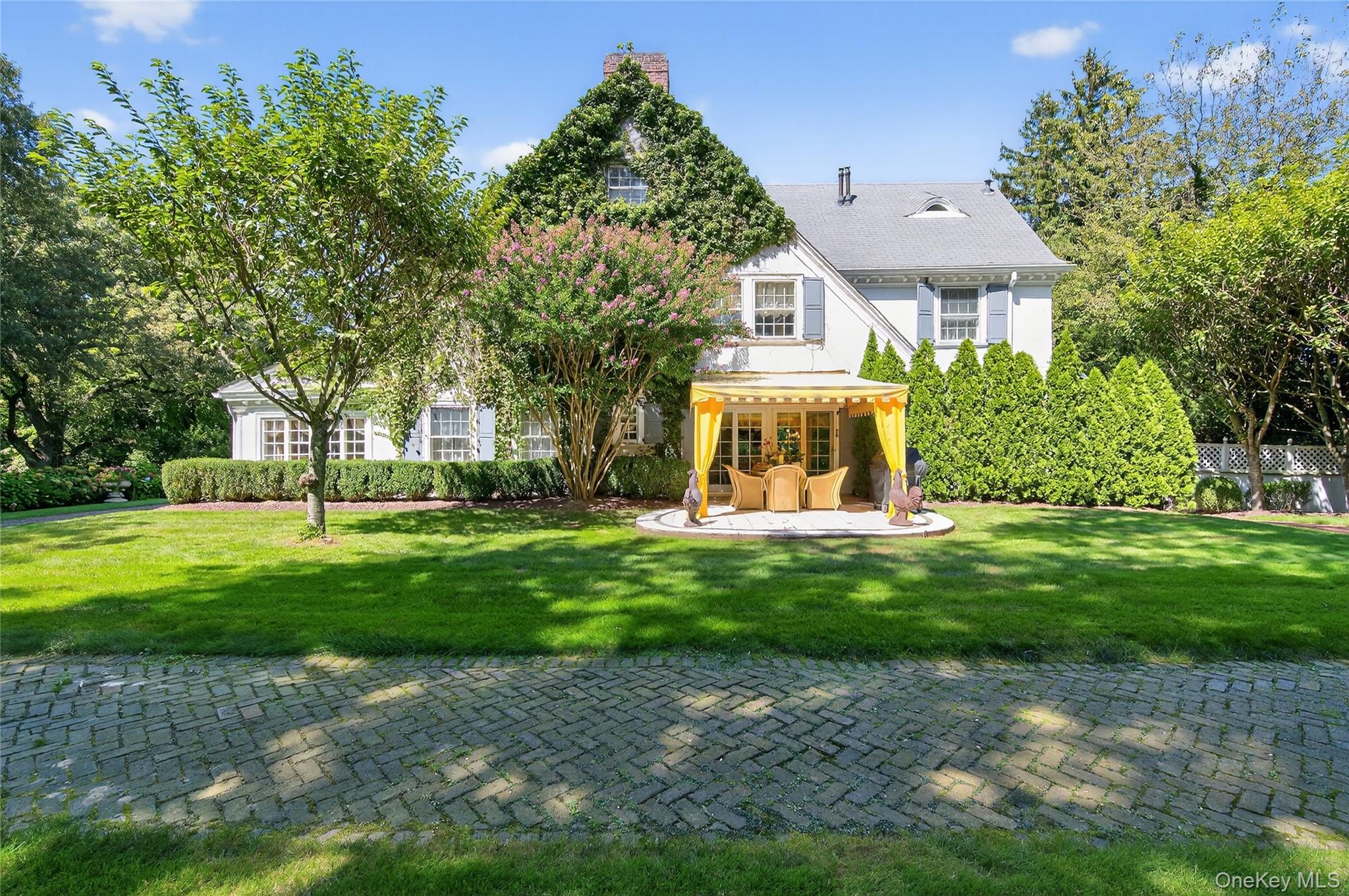 #18 photo, 42 Clocktower Lane, Old Westbury , NY 11568