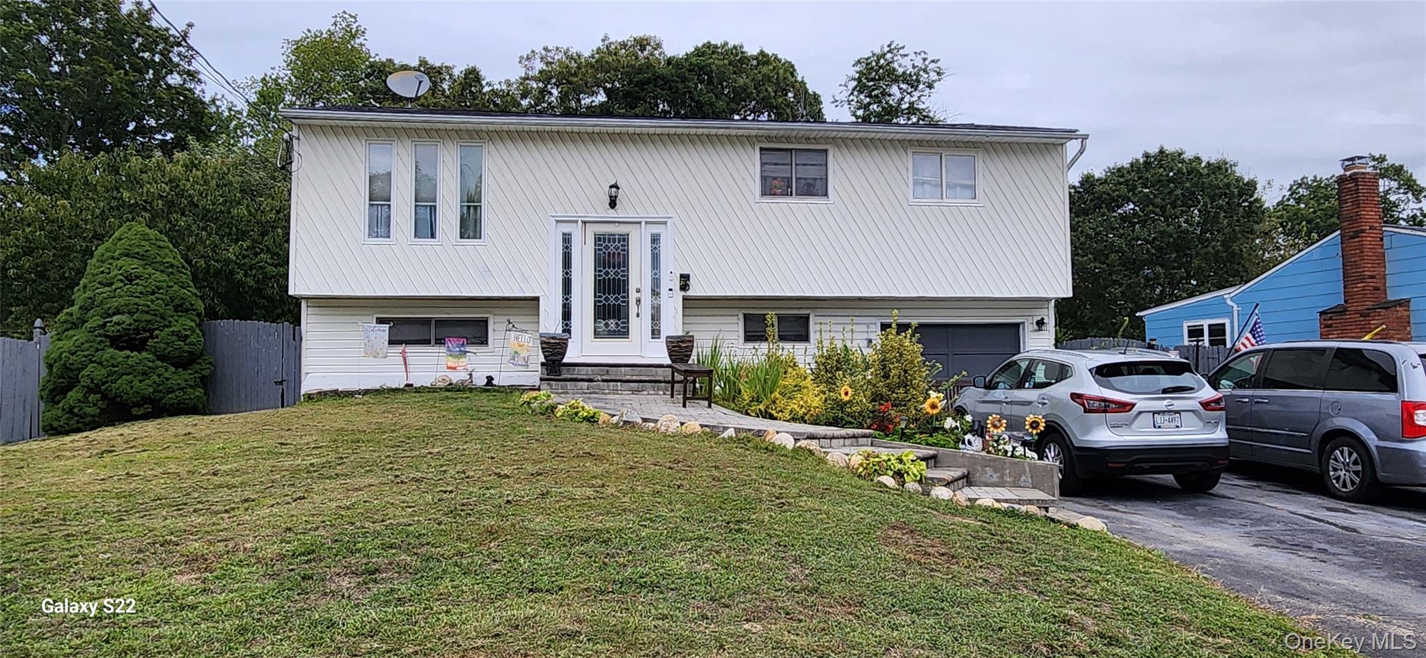 #1 photo, 21 Deville Drive, 东长岛 Selden , NY 11784