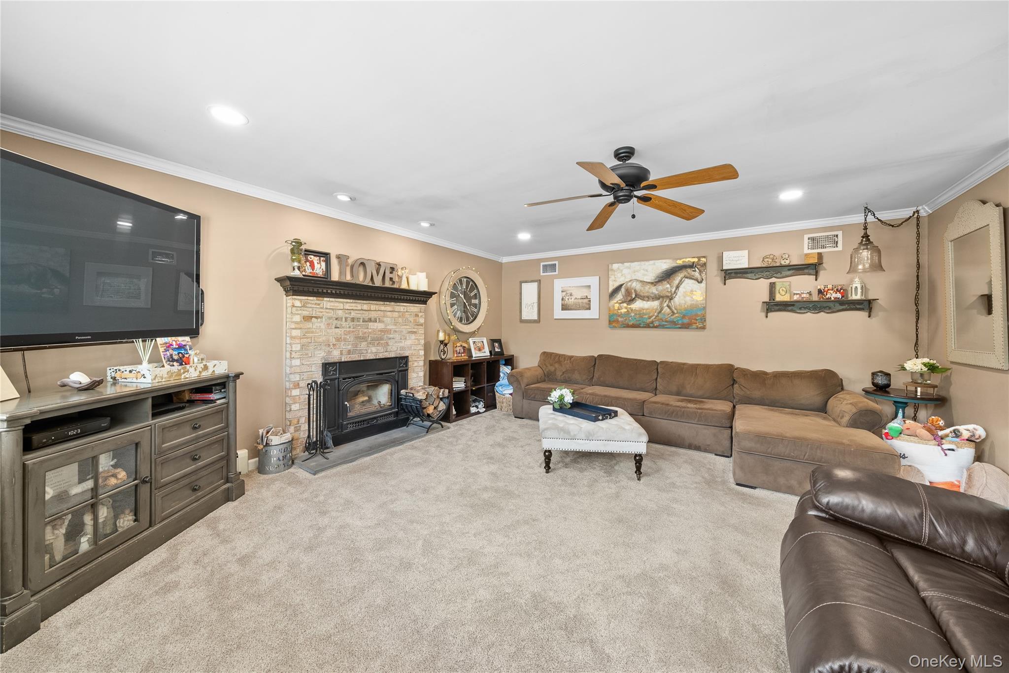 #14 photo, 10 Carousel Court, Саффолк ‖ East Islip , NY 11730