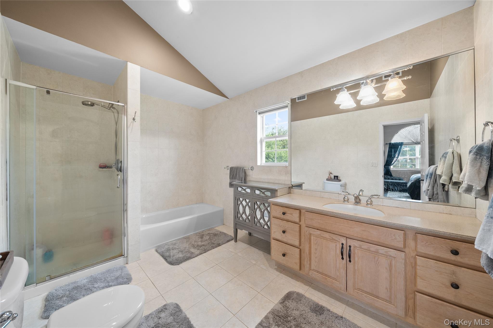 #20 photo, 10 Carousel Court, Саффолк ‖ East Islip , NY 11730