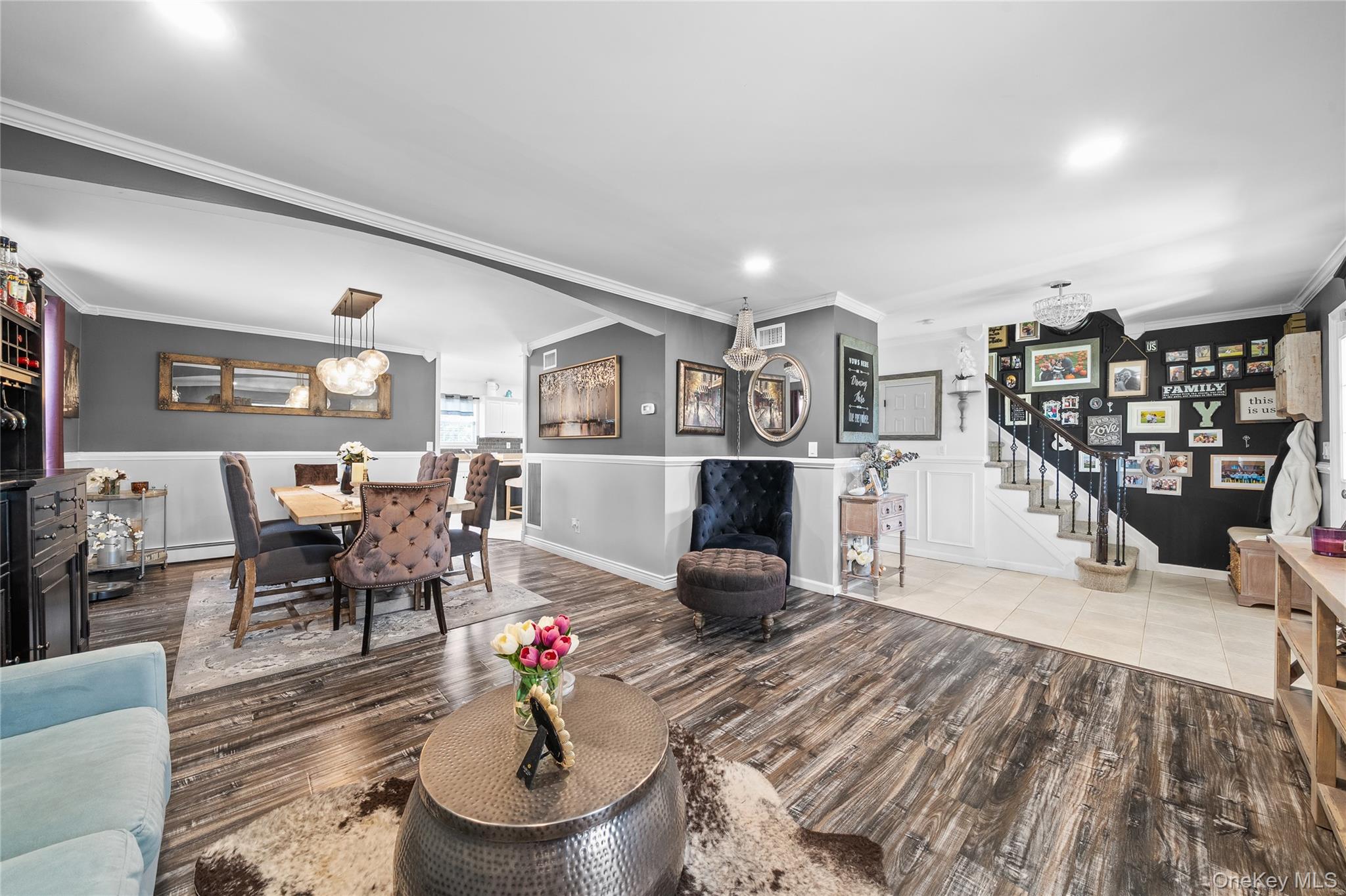 #5 photo, 10 Carousel Court, Саффолк ‖ East Islip , NY 11730