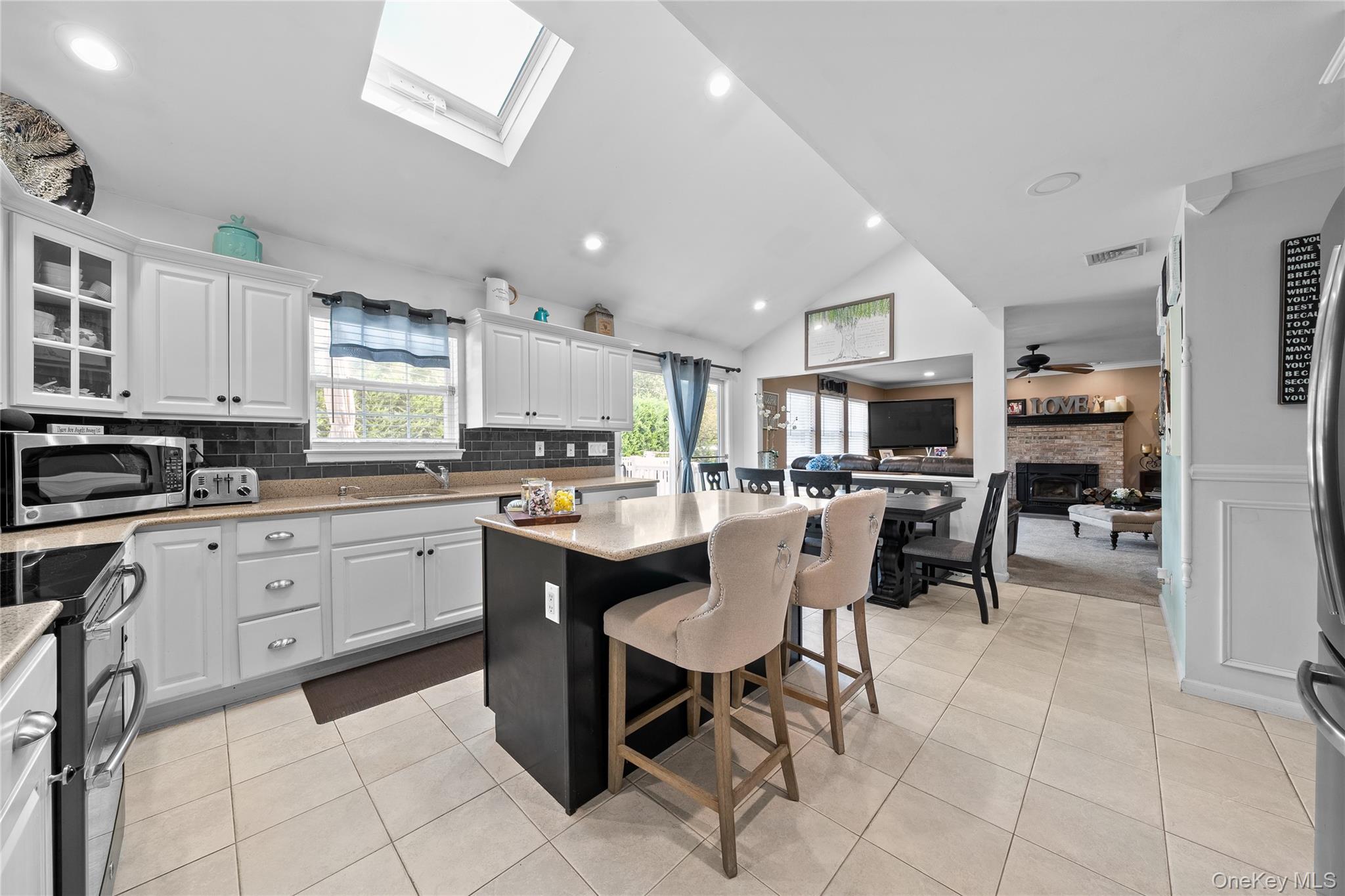 #9 photo, 10 Carousel Court, Саффолк ‖ East Islip , NY 11730