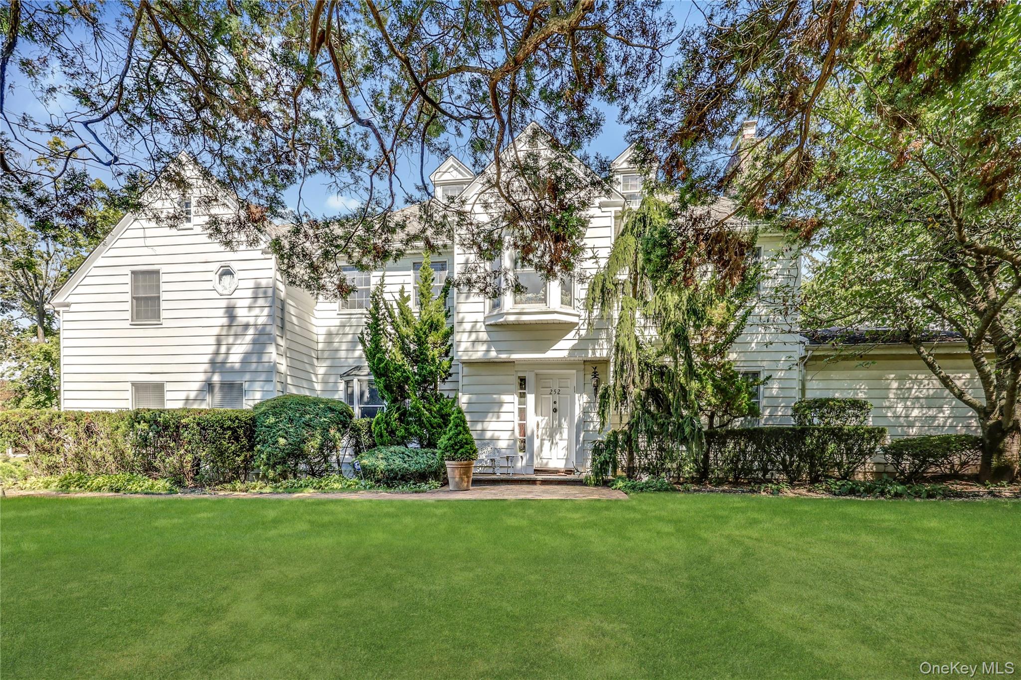 #1 photo, 252 Cedar Avenue, ナッソー郡 Hewlett Bay Park , NY 11557