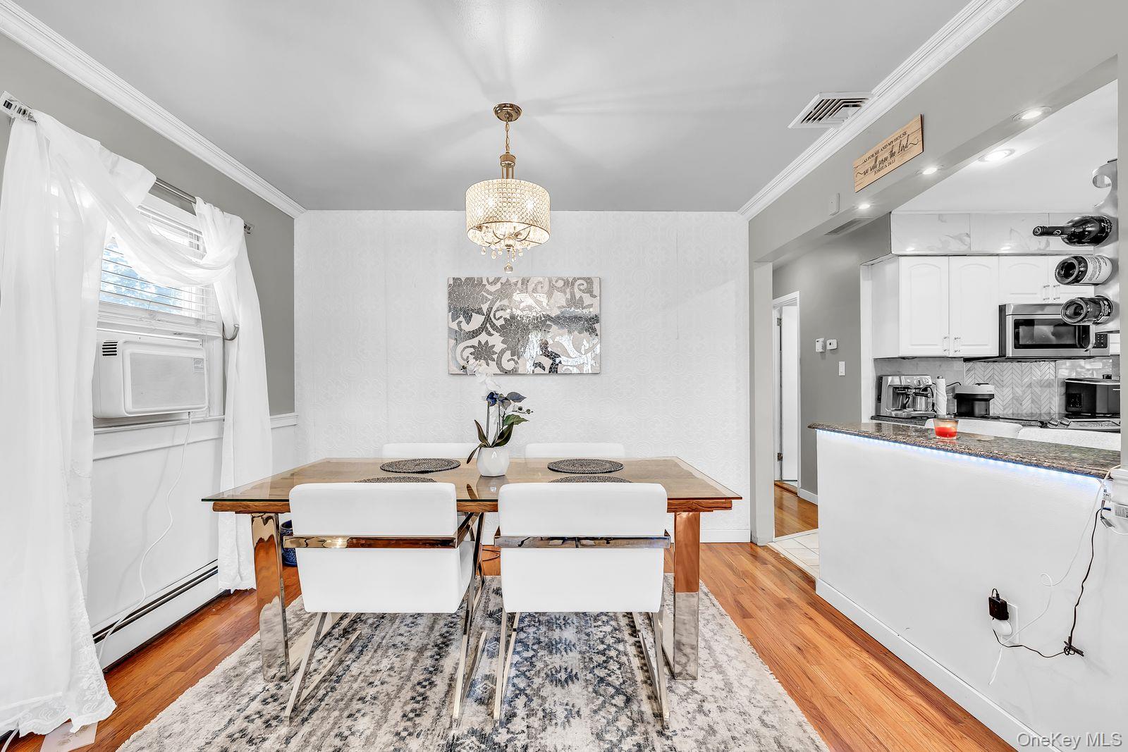 #11 photo, 104 Broadway, Malverne , NY 11565