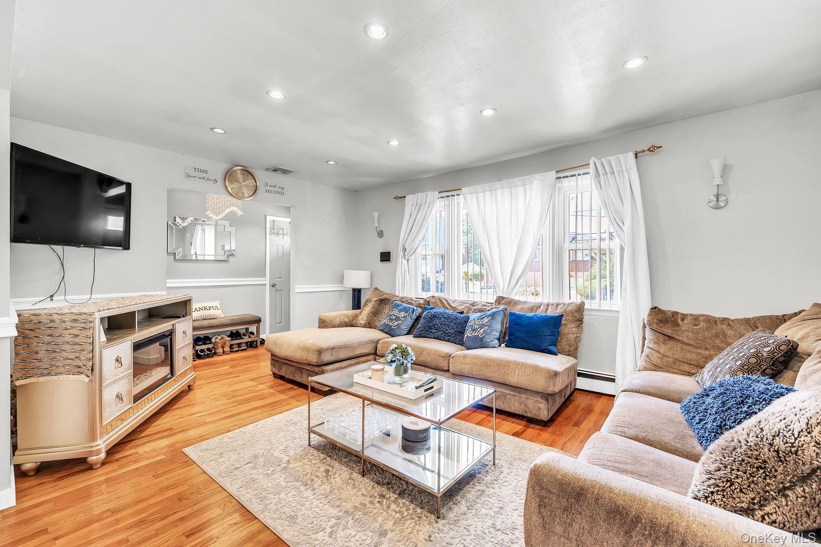 #12 photo, 104 Broadway, Malverne , NY 11565