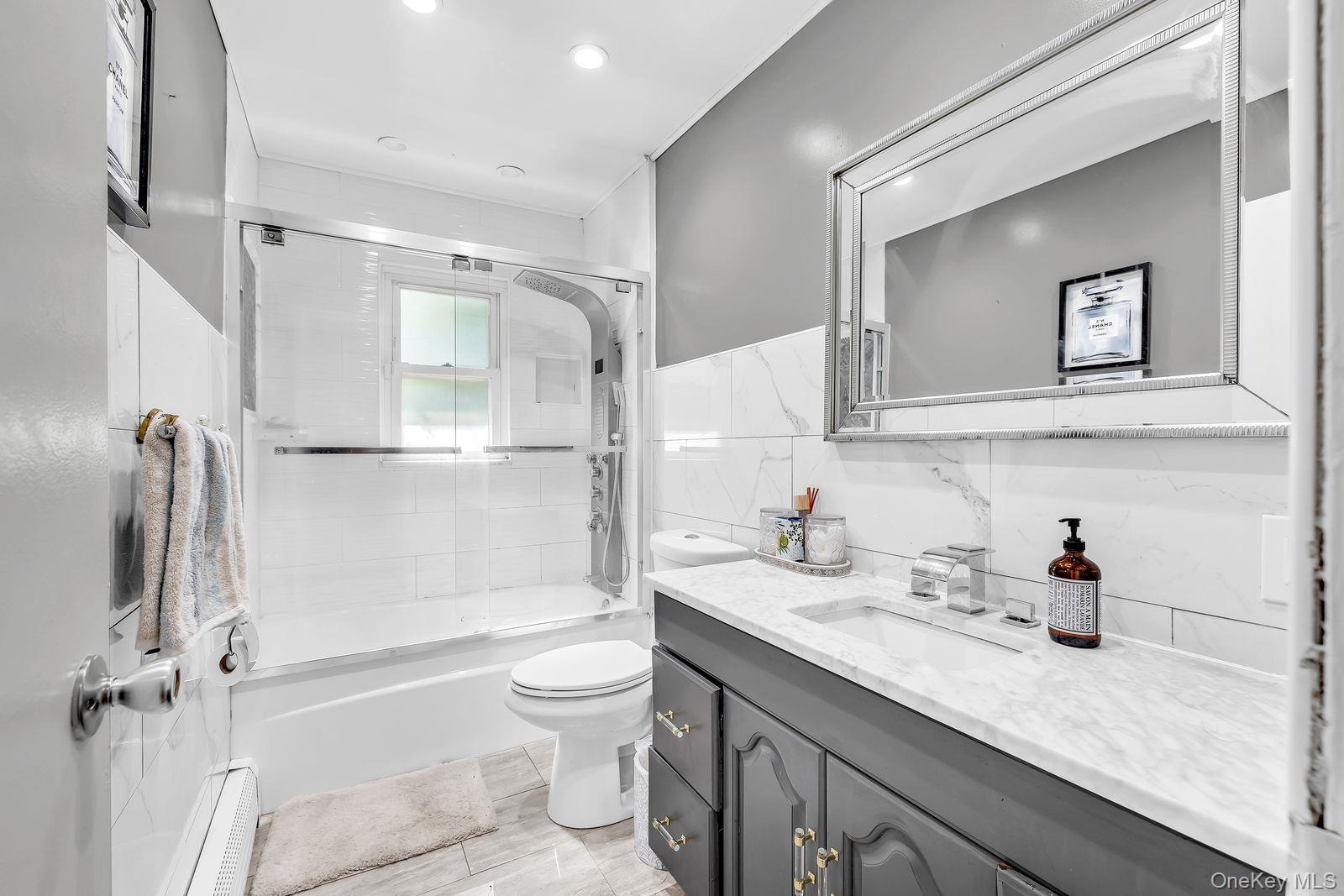 #13 photo, 104 Broadway, Malverne , NY 11565