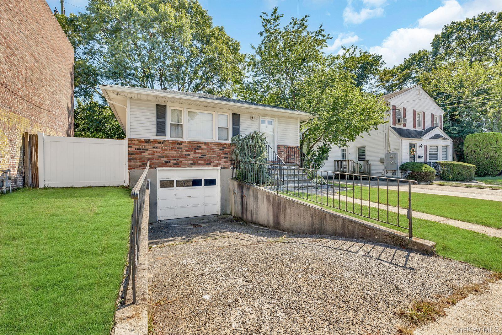 #2 photo, 104 Broadway, Malverne , NY 11565