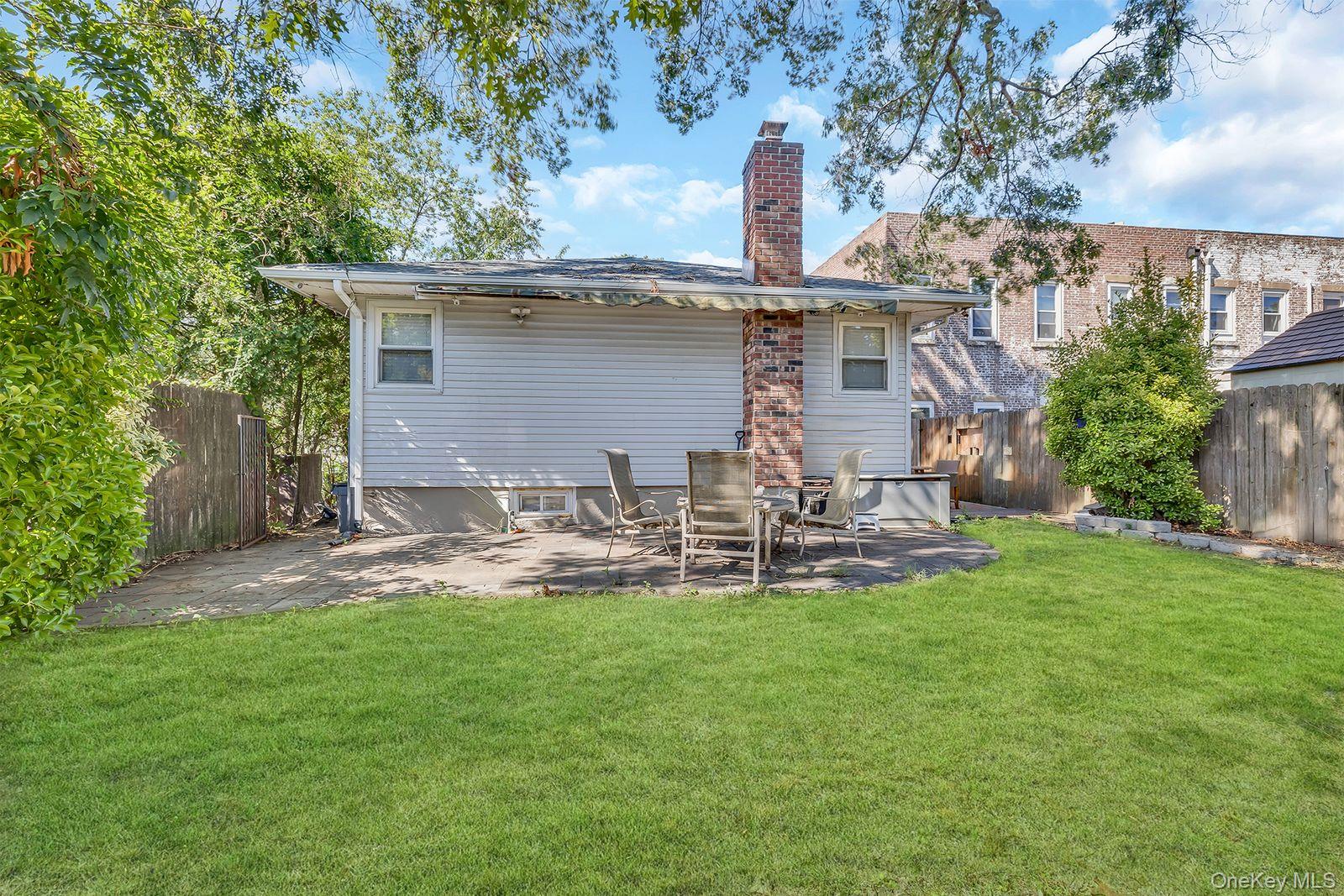 #3 photo, 104 Broadway, Malverne , NY 11565